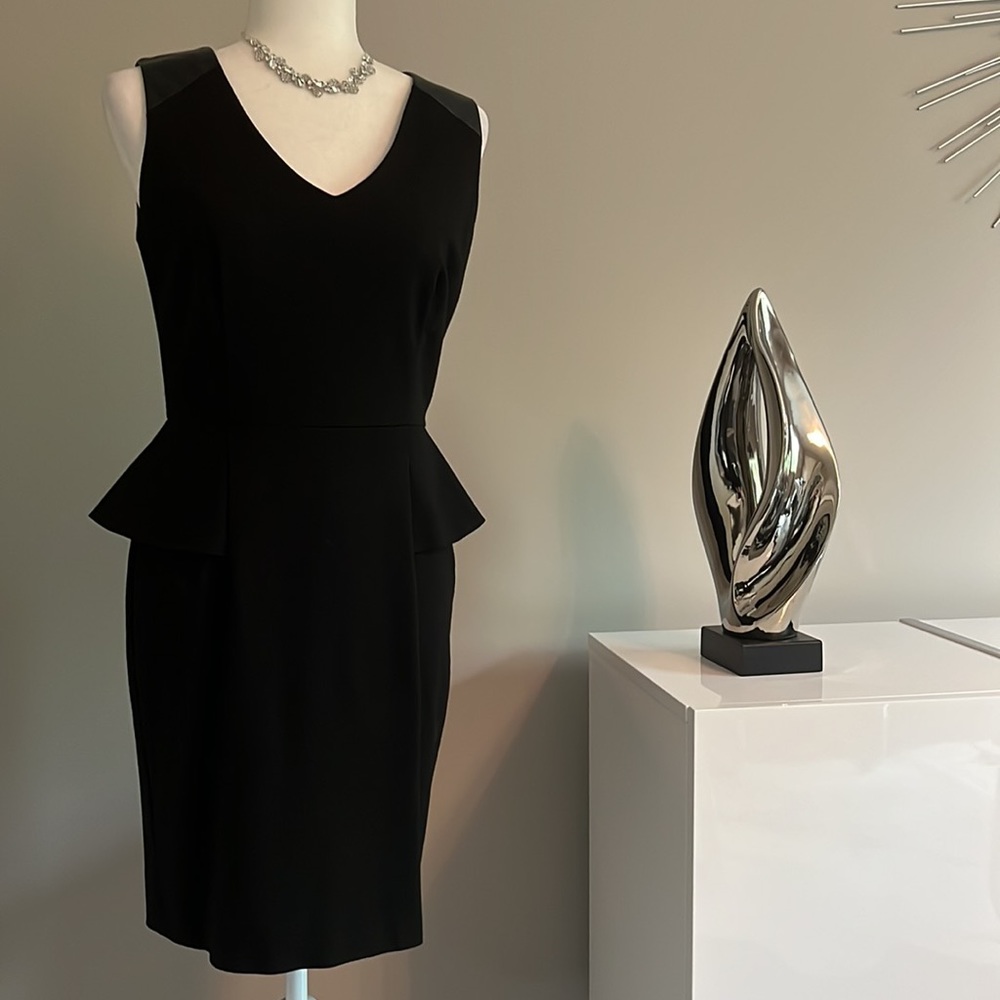 Vince Camuto Faux Leather Shoulder Black Sleeveless Peplum Sheath Dress - Picture 5 of 9